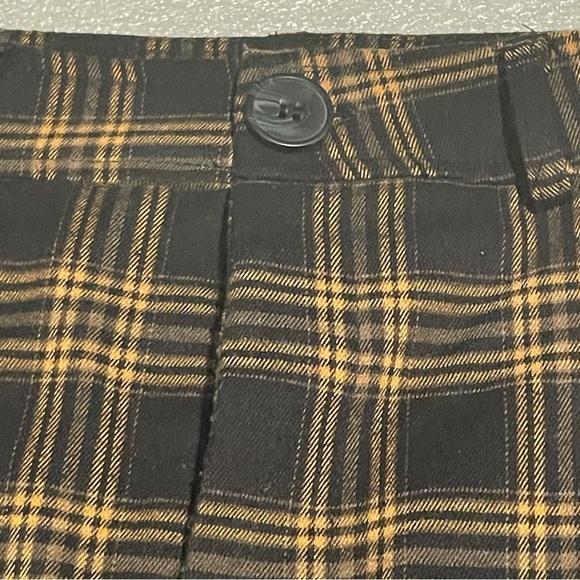 Forever 21 Black and Yellow Plaid Skirt Size Medium school girl academia - Picture 4 of 10